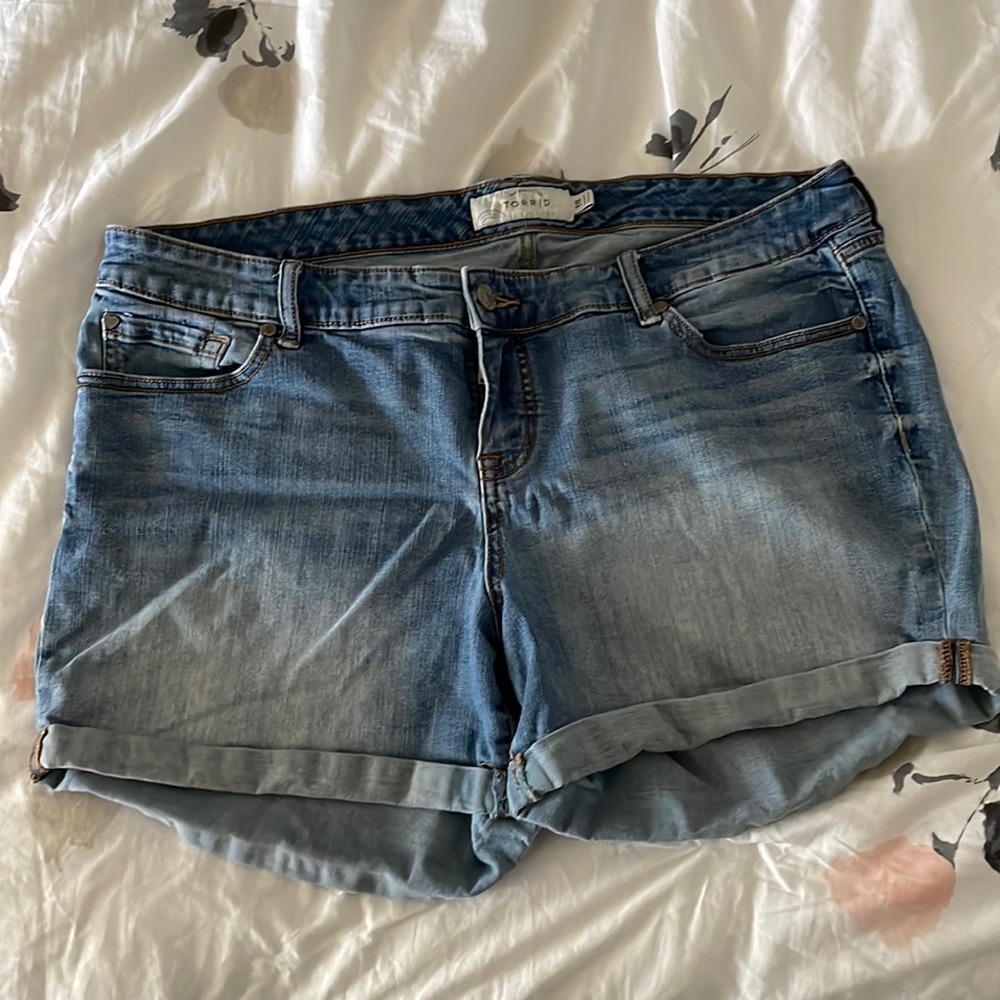 Torrid Light Wash Jean Shorts